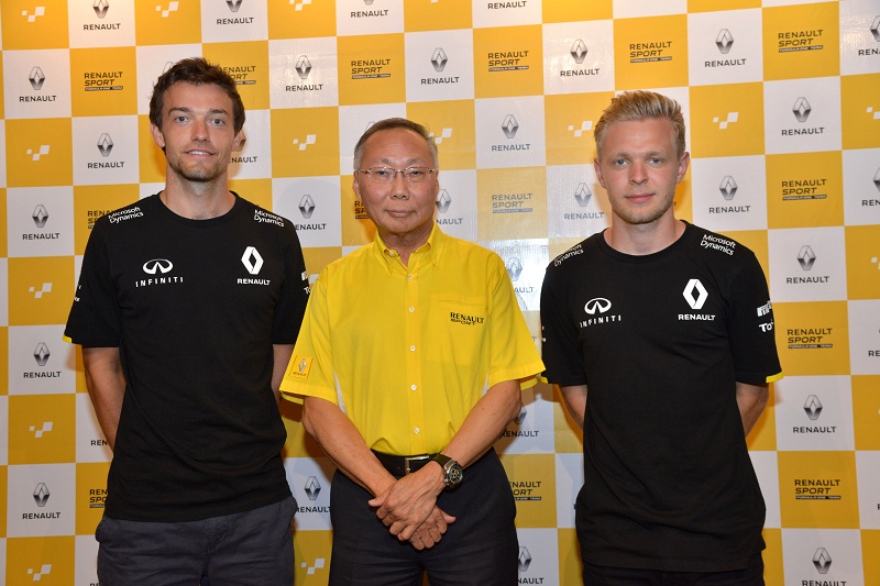 Renault Sport Formula One Team drivers Kevin Magnussen and Jolyon Palmer with Mr. Kuan Kim Luen, TC Euro Cars CEO.
